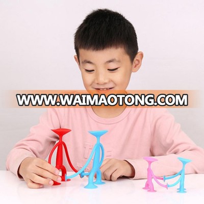 2018 new hot sale Christmas toy Funny Sucker Suction Cup Deformable Window Sticky Robot